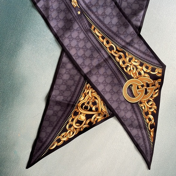 Authentic Gucci Monogram GG Silk Scarf - Picture 15 of 15